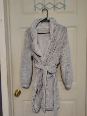 Aerie Gray Fleece Polyester Hooded Shawl Collar Belted Robe XS/S Women